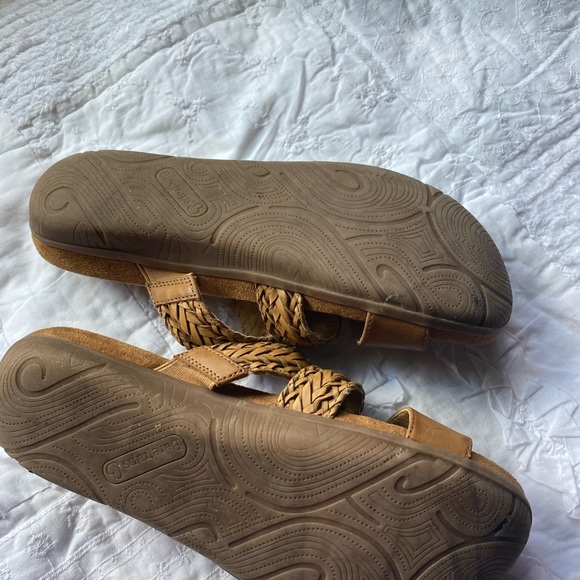 BARETRAPS COGNAC BRAIDED COMFY THONG SLIP ONS 8 1/2 M - Picture 5 of 8